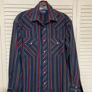 Wrangler pearl snap button down